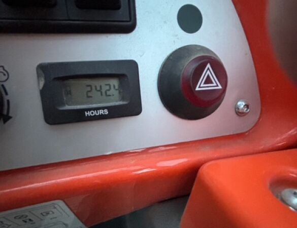 AUSA T 144HX4 d'occasion