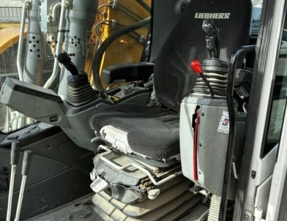 LIEBHERR R 914 COMPACT S d'occasion