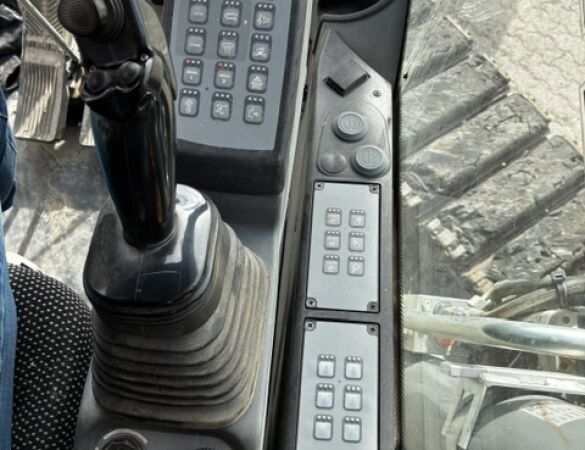 LIEBHERR R 914 COMPACT S d'occasion