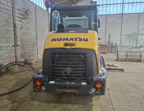 KOMATSU WA 70M-8E0 d'occasion
