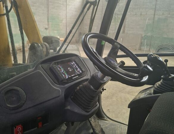 KOMATSU WA 70M-8E0 d'occasion