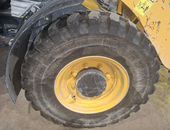 KOMATSU WA 70M-8E0 d'occasion