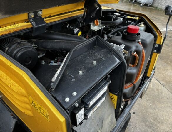 YANMAR C 30R-3 d'occasion
