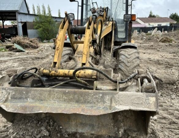 CATERPILLAR 906 d'occasion